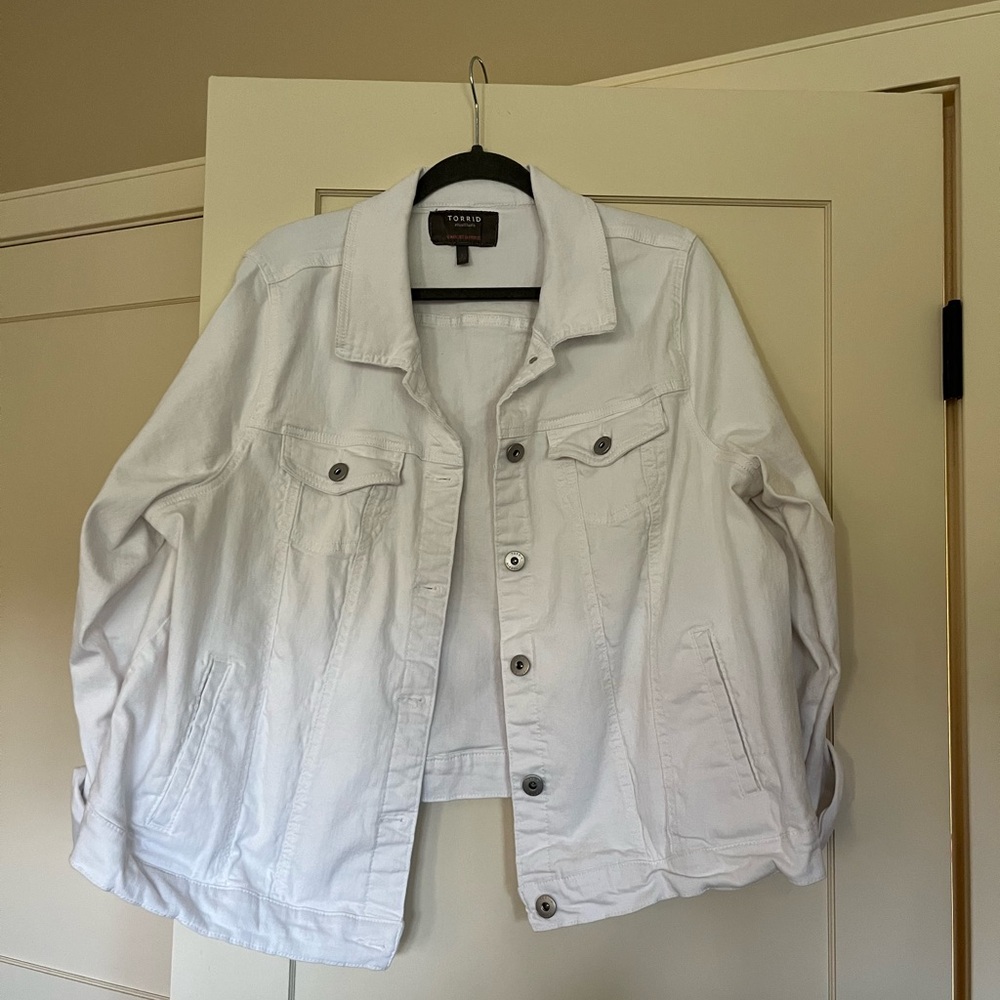 EUC torrid white denim jacket size 3